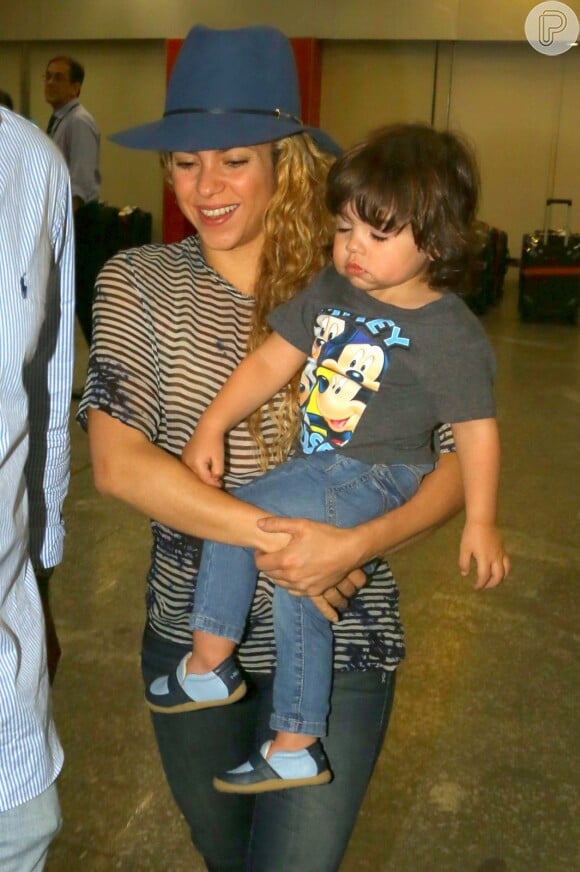 Milan tem dois anos, é o único filho de Shakira e Piqué