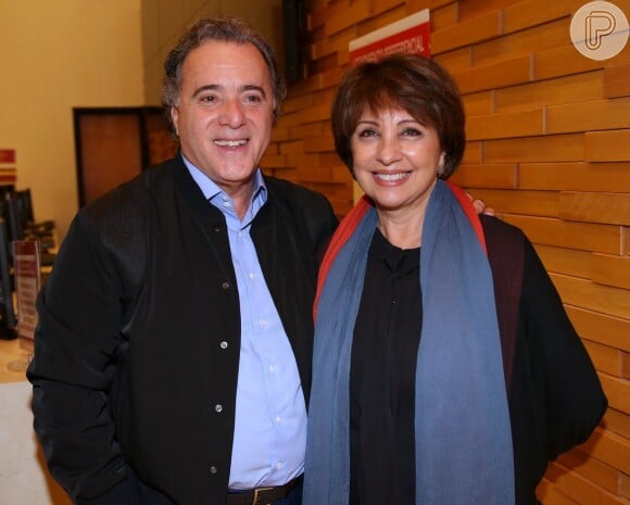 Tony Ramos ao lado da esposa com quem está casado há 45 anos