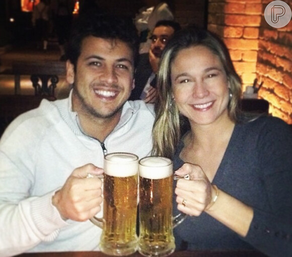 Fernanda Gentil é casada há um ano e meio com Matheus Braga