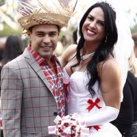 É mentira! Graciele Lacerda posa de noiva com Zezé Di Camargo: 'Casada'