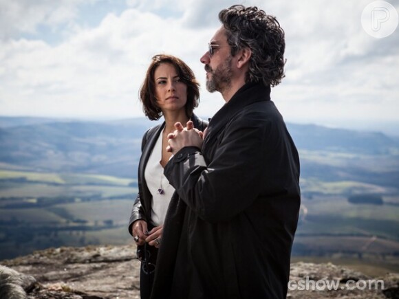 O Comendador (Alexandre Nero) leva sua filha Maria Clara (Andreia Horta) ao Monte Roraima e recorda sua história, no primeiro capítulo de 'Império', em 21 de julho de 2014