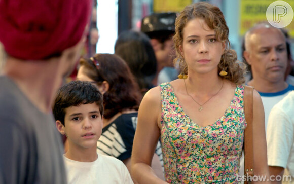 Cristina (Leandra Leal) conta à família que Eliane (Malu Galli) tem uma doença terminal, em 'Império'