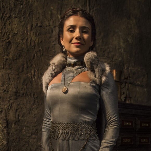 Paula Fernandes aparece caracterizada para 'Deus Salve o Rei' em fotos divulgadas nesta terça-feira, dia 12 de junho de 2018