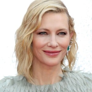 Cate Blanchett escolheu um maquiagem iluminada e suave para a première inglesa de seu novo filme