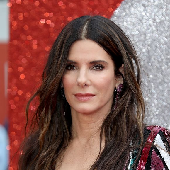 Sandra Bullock escolheu brincos Lorraine Schwartz para completar a produção na première inglesa do filme