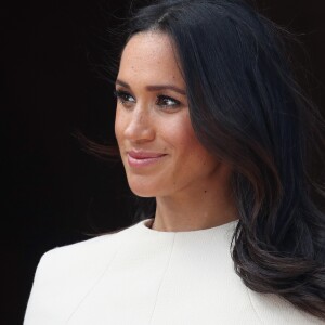 Meghan Markle apostou em uma make leve para o compromisso oficial com a rainha Elizabeth II