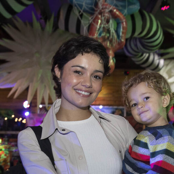 Sophie Charlotte e Otto, de 2 anos, fruto de seu casamento com Daniel de Oliveira, prestigiaram aniversário de Antônio, filho de Luma Costa