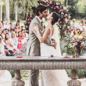 Isis Valverde e André Resende oficializaram a união no começo do mês de maio