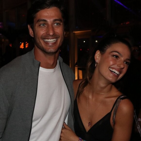 Isis Valverde e André Resende planejam casamento religioso para 2019