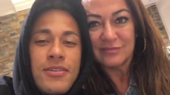Neymar brinca em vídeo com a mãe, Nadine