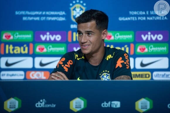 Philippe Coutinho, colega de Neymar na seleção, minimizou: 'Acredito que ele tenha sentido um pouquinho de dor, mas isso é normal'