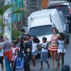 Alessandra Ambrosio participa de ensaio fotográfico no Morro do Vidigal, no Rio de Janeiro (18 de julho de 2014)