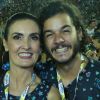 Fátima Bernardes e o namorado, Túlio Gadêlha, foram clicados em restaurante local com fãs