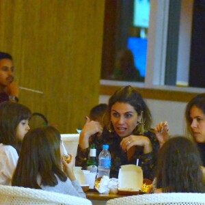 Giovanna Antonelli fica impressionada durante conversa com as filhas, Antonia e Sofia