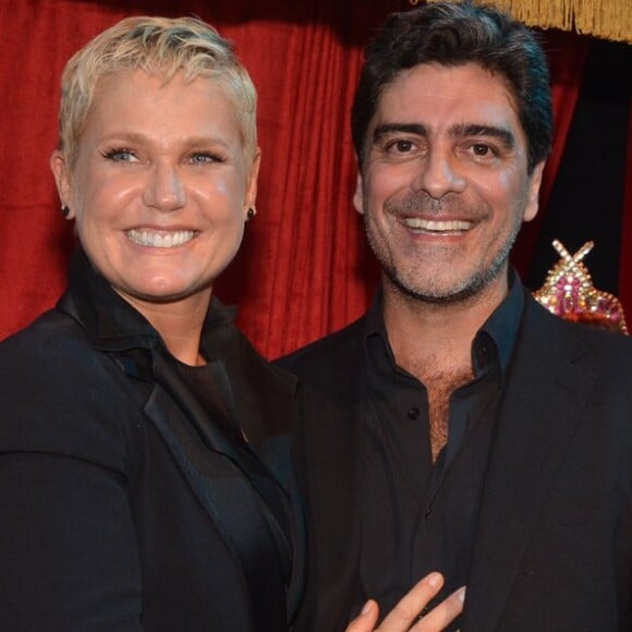 Xuxa Meneghel e Junno Andrade estão juntos há cinco anos