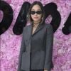 Aimee Song prestigiou o desfile da coleção primavera/verão 2019 masculina da Dior, durante a Paris Fashion Week, neste sábado, 23 de junho de 2018
