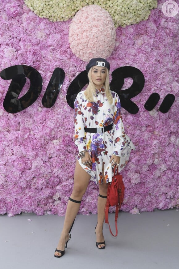 Rita Ora prestigiou o desfile da coleção primavera/verão 2019 masculina da Dior, durante a Paris Fashion Week, neste sábado, 23 de junho de 2018
