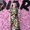 Kozue Akimoto prestigiou o desfile da coleção primavera/verão 2019 masculina da Dior, durante a Paris Fashion Week, neste sábado, 23 de junho de 2018
