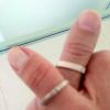 Xuxa ganhou de Junno Andrade um anel, que é usado como uma espécie de aliança de compromisso. Mas ela garante: 'Não é noivado!'