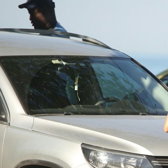 Nanda Costa surpreendeu os fãs ao fazer uma homenagem para a namorada no Instagram