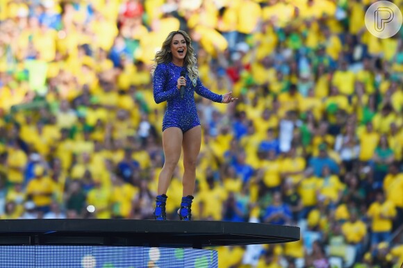 Claudia Leitte foi chamada de 'galinha pintadinha' pelo figurino usado na cerimônia da abertura da Copa de 2014
