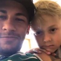 Neymar encontra o filho, Davi Lucca, após jogo do Brasil na Rússia. Vídeo!
