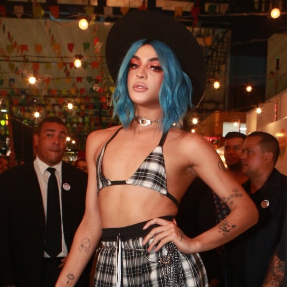 Pabllo Vittar usou look da marca Martins Tom