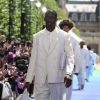 Passarela do desfile masculino da Vuitton, que celebrou a diversidade na cenografia e nas roupas