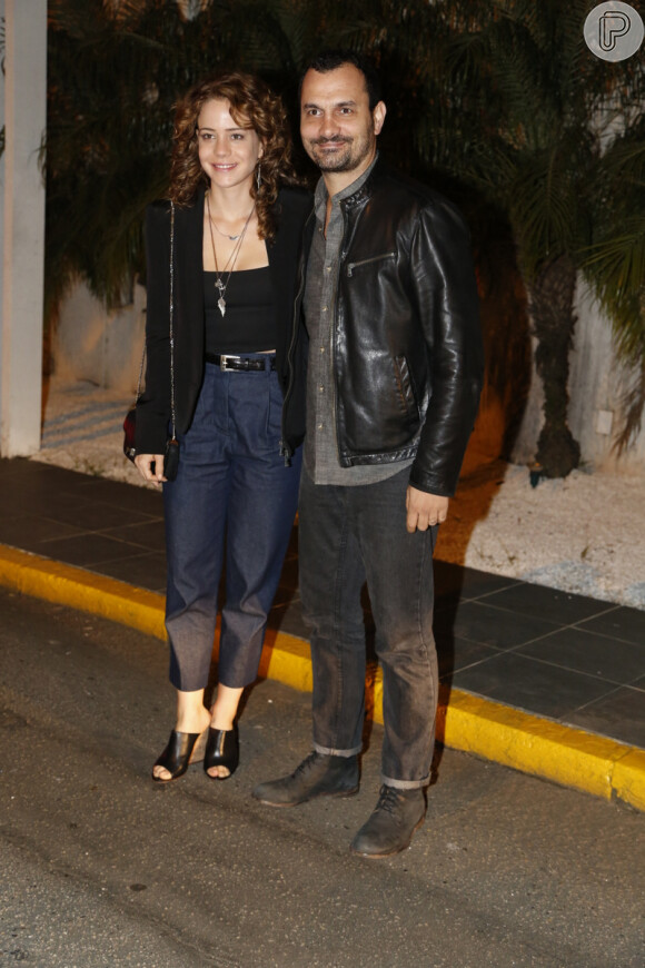 Leandra Leal foi acompanhada do namorado, o produtor musical Alê Youssef
