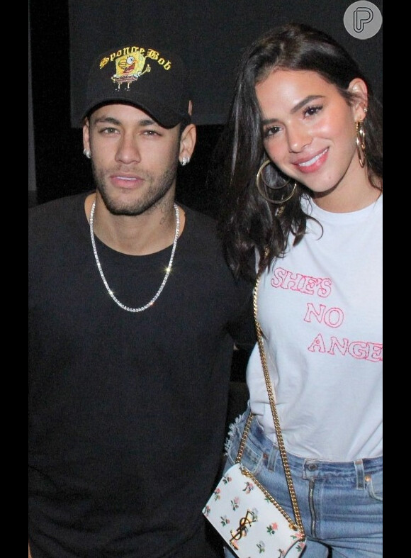Bruna Marquezine usou o Instagram para lamentar que está sentindo falta do namorado, Neymar
