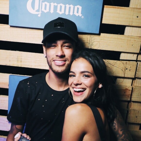 'Linda, te amo', escreveu Neymar para Bruna Marquezine no Instagram