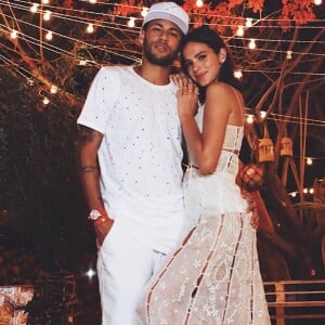 Bruna Marquezine parabenizou o namorado, Neymar, por gol contra o México na Copa do Mundo: 'Você merece. Orgulho que não cabe no peito. Toda honra e toda glória e toda glória para Ele. O inimigo se levanta para cair porque a justiça de Deus não falha'