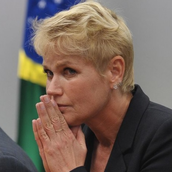 Xuxa Meneghel tem visitado hospital em São Paulo regularmente para acompanhar o resultado da cirurgia via ultrassom