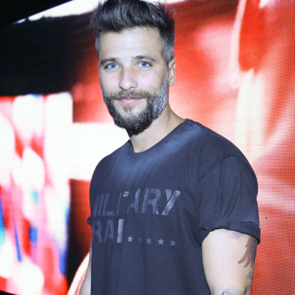 Usuários do Twitter encontraram mensagens com conteúdo machis e homofóbico compartilhado por Bruno Gagliasso em 2009