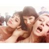 Sophia Charlotte, Laura Neiva e Camila Morgado fazer caras e bocas nos intervalos de gravação da novela 'O Rebu'
