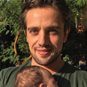 Valentim, segundo filho de Mariana Bridi e Rafael Cardoso, nasceu em maio