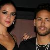 Bruna Marquezine planeja se mudar para Paris, na França, em agosto, para morar com o namorado, Neymar, diz o 'UOL Esporte'