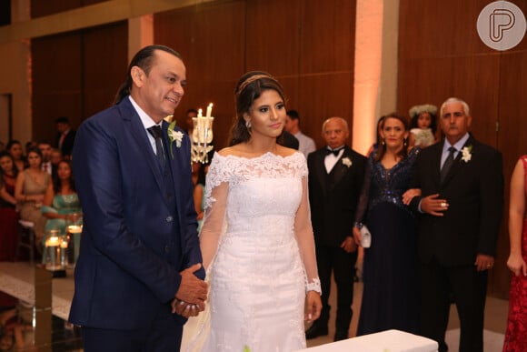 Frank Aguiar e a estudante Carol Santos se casaram em cerimônia que contou apenas com a presença das famílias, no Espaço Ônix, na Zona Sul de São Paulo