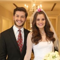 Camila Queiroz se casa com Klebber Toledo durante festa junina em hotel. Fotos!