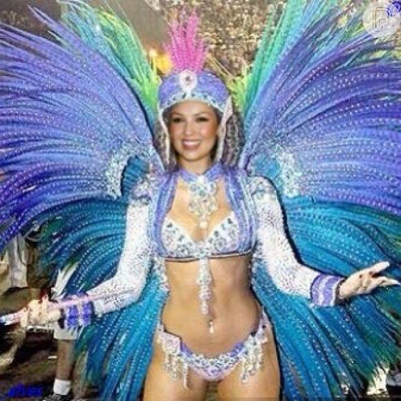 A cantora mexicana Thalía publicou uma montagem na rede social Instagram no corpo de Renata Santos para anunciar que está vindo passar o Carnaval no Rio, em 7 de fevereiro de 2013