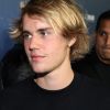 Justin Bieber aproveitou um jantar nas Bahamas para surpreender Hailey Baldwin