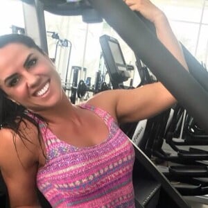 Graciele Lacerda compartilha com internautas sua rotina de dieta e exercícios