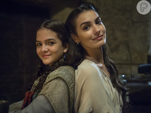 Agnes (Mel Maia) e Selena (Marina Moschen) vão se revelar bruxas a Afonso (Romulo Estrela) e ajudar o rei a descobrir ter sido enfeitiçado por Catarina (Bruna Marquezine) na noite em que acreditou ter dormido com a vilã, na reta final da novela 'Deus Salve o Rei'