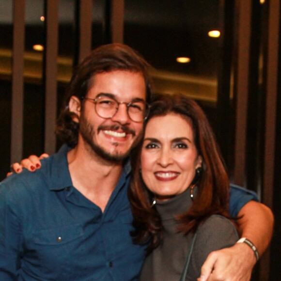 'O #tbt de hoje é da breja que tomei com meu enteado na semana passada', escreveu Túlio Gadêlha