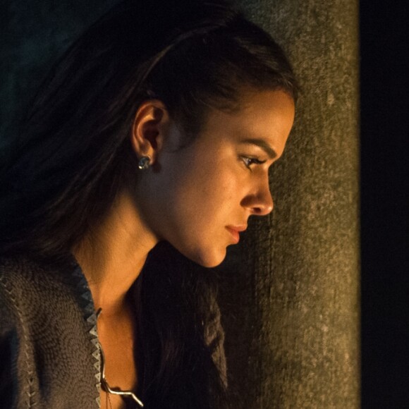 Catarina (Bruna Marquezine) morre enforcada nos últimos capítulos da novela 'Deus Salve o Rei'