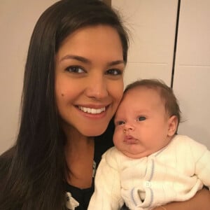 Thais Fersoza paparicou Valentim, filho de Rafael Cardoso e Mariana Bridi na tarde desta terça-feira, 17 de julho de 2018