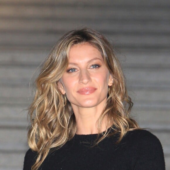 Entre os itens vedidos no leilão está passar um dia com a top Gisele Bündchen