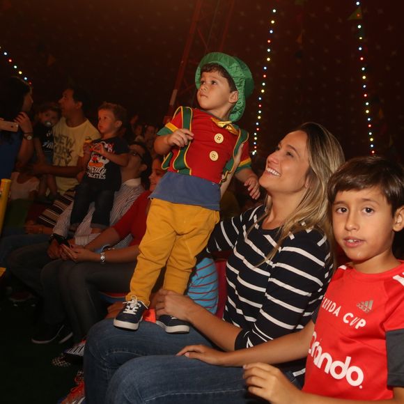 Fernanda Gentil é sempre clicada em momentos fofos com os filhos Lucas e Gabriel