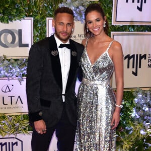 Bruna Marquezine exalta leilão beneficente de Neymar: 'É uma causa muito nobre. Enquanto pessoas públicas, pessoas que tenham uma voz, acho que a gente tem que usar para esse tipo de causa'