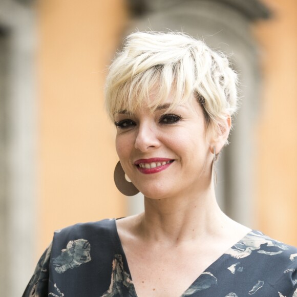 Mariacarla Borelli (Regiane Alves) é uma advogada, que trabalha para Amadeu (Luiz Fernando Guimarães), em segredo, na anovela 'O Tempo Não Para'